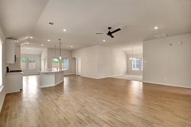 248 Eagleville Dr, Alvin, TX 77511 - photo 7