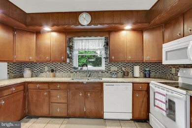 518 Elm Ave, Reading, PA 19605 - photo 7