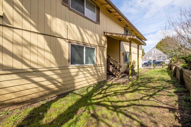 226 NE 3rd St, Newport
