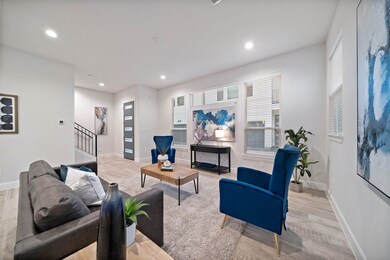 502 W Donovan St unit L, Houston, TX 77091 - photo 5