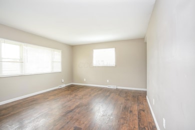 005-photo-living-room-10673742