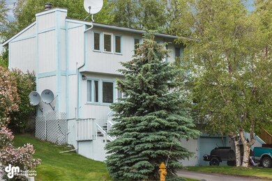 9304 Strathmore Circle-large-022-Exterio