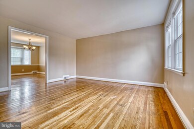 1645 Stonewood Rd, Baltimore, MD 21239 - photo 4
