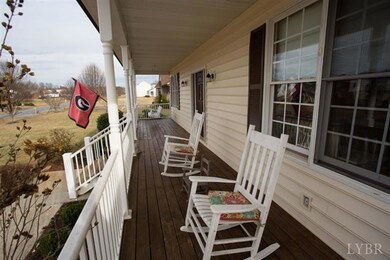 Rocking chair front porch w/mtn views