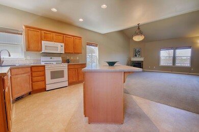 20703 Beaumont Dr, Bend, OR 97701 - photo 5