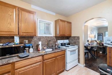 2710 Reynolds St, Flint, MI 48503 - photo 6