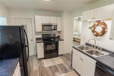 2438 Des Moines St, Des Moines, IA 50317 - photo 6