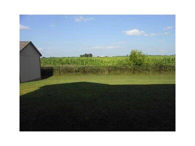 697 West St, Whiteland, IN 46184 - photo 3