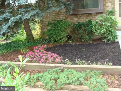 7050 Knighthood Ln, Columbia, MD 21045 - photo 3