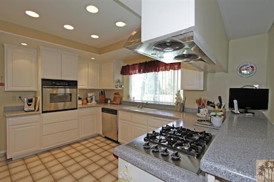 79340 Eisenhower Way, Bermuda Dunes, CA 92203 - photo 2