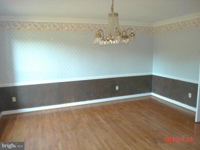 11238 Eastwood Dr, Hagerstown, MD 21742 - photo 7