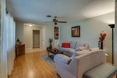 225 Ridgecrest Dr, Hurst, TX 76053 - photo 6