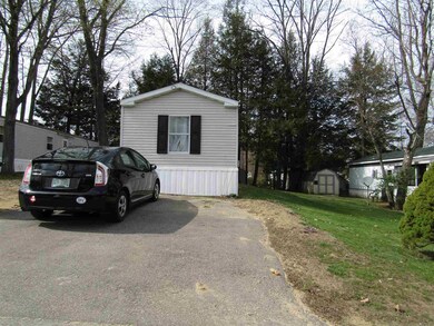 32 White Rock Cir unit 27, Tilton, NH 03276 - photo 3