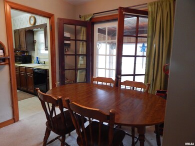 2137 3rd St, Moline, IL 61265 - photo 7