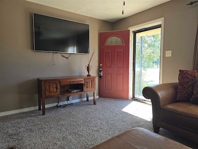 1021 E Gladstone Ave, Frederick, OK 73542 - photo 2