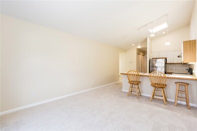 976 Williamsburg Cir unit 976, Warwick, RI 02886 - photo 7