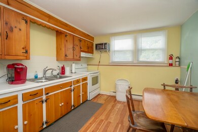 22 Beacon Ave unit 2, Newburyport, MA 01950 - photo 2