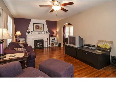 Spacious living space, 1293 sq. ft to spread out.