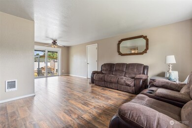 539 3rd Ave NW, Chehalis, WA 98532 - photo 5