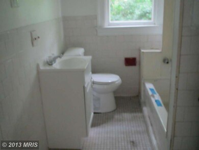 105 Sorrento Ave, Baltimore, MD 21229 - photo 5