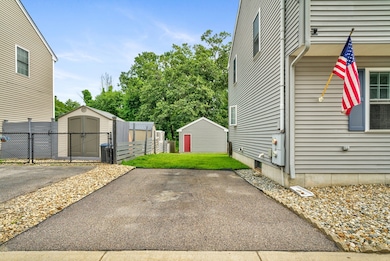 4 Farnum St unit B, Blackstone, MA 01504 - photo 4