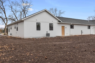 W5311 E Pioneer Rd, Fond Du Lac, WI 54935 - photo 2