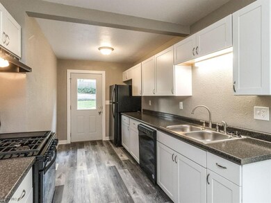 2919 1st St, Des Moines, IA 50313 - photo 5