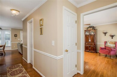 4004 Red Oak Ct, High Point, NC 27265 - photo 5