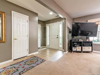 OPEN FOYER AREA