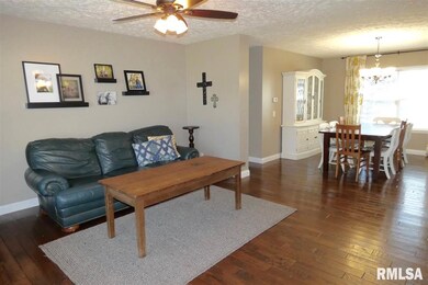 15947 N Regency Park Place, Chillicothe, IL 61523 - photo 3