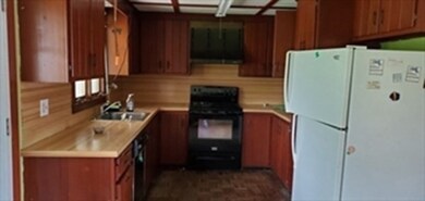 504 Fuller St, Ludlow, MA 01056 - photo 6