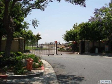 Gate guarded tract