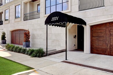 Covered entry, plenty of street parking for guests