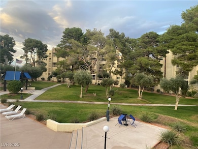 Casablanca unit 342, Las Vegas, NV 89169 - photo 2
