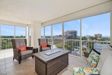 13_100RiversideDrUnit701_85001_Patio_Fle
