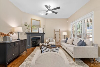 916 Millbrook Rd, Charlotte, NC 28211 - photo 2