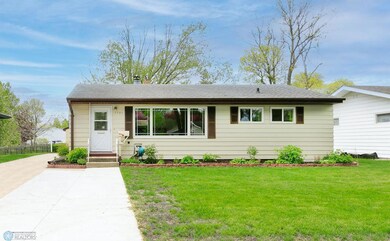 1721 14 1 2 St S, Fargo, ND 58103 - photo 2