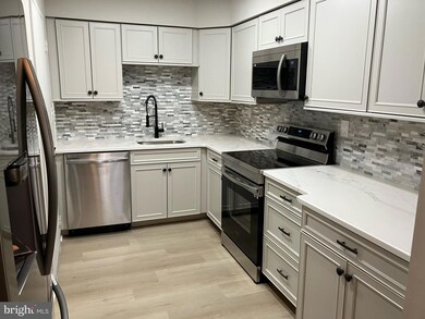 1044 Harbour Dr, Palmyra, NJ 08065 - photo 2