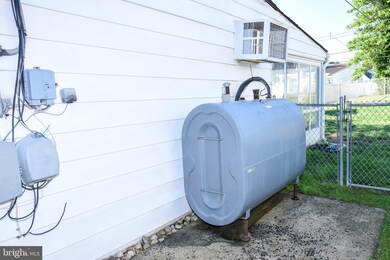 5 Almond Ln, Levittown, PA 19055 - photo 4