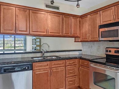 3520 Whitehall Dr unit 2030, West Palm Beach, FL 33401 - photo 5