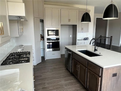 1507 SW Arbor Park Dr, Lee's Summit, MO 64082 - photo 3