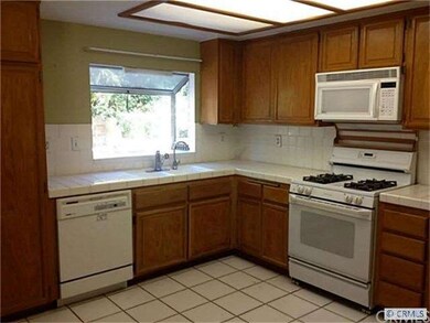 Nice big kitchen with ample counter and cabinet sp
