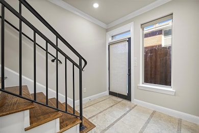 Foyer with crown molding