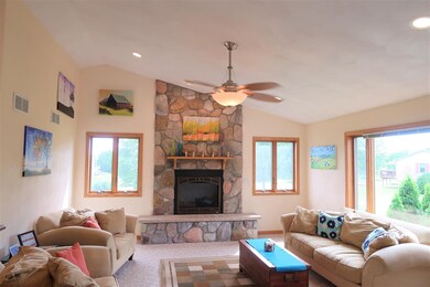 7804 N Robert Dr, Evansville, WI 53536 - photo 2