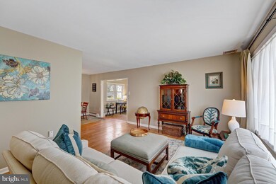 200 W 3rd St, Essington, PA 19029 - photo 4