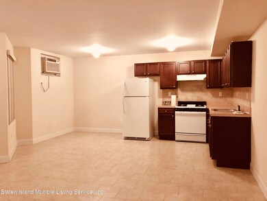 17 Malibu Ct unit Bsmt, Staten Island, NY 10309 - photo 3