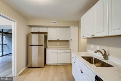 1666 Parkcrest Cir unit 300, Reston, VA 20190 - photo 7