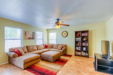 Living Room (4)
