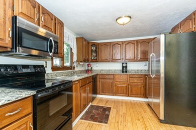 81 Hillcrest Ave, Methuen, MA 01844 - photo 6