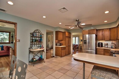 290 Haverford Dr, Wilkes Barre, PA 18702 - photo 5